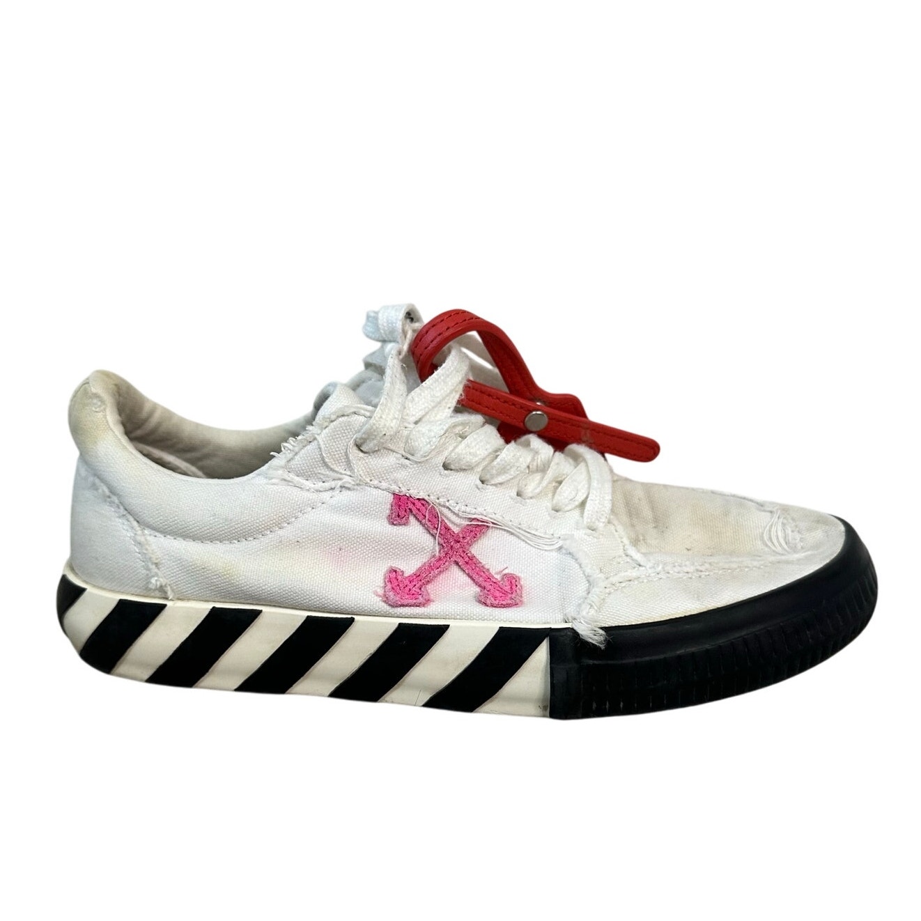 Off-White Women's Vulcanized Canvas Low-Top Sneakers Size 7.5 In White/Fuchsia